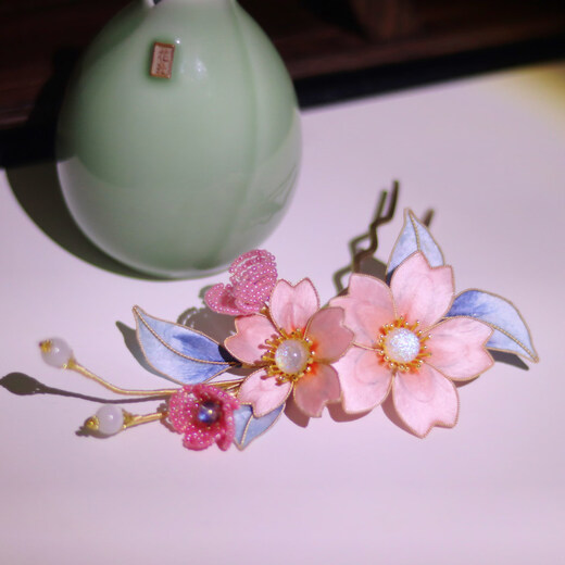 Lingchuan velvet flower hairpin handmade intangible velvet flower finished product high-end jewelry Chinese style retro temperament ancient style hair accessories green leaves sprinkled with golden velvet flowers