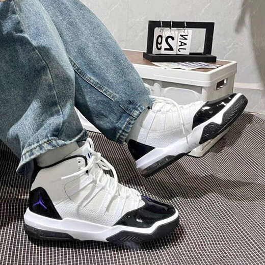 耐克（NIKE）休闲鞋女鞋夏季新款运动鞋Air Jordan Max Aura小康扣篮球鞋 AQ9214-121黑白配色 37.5