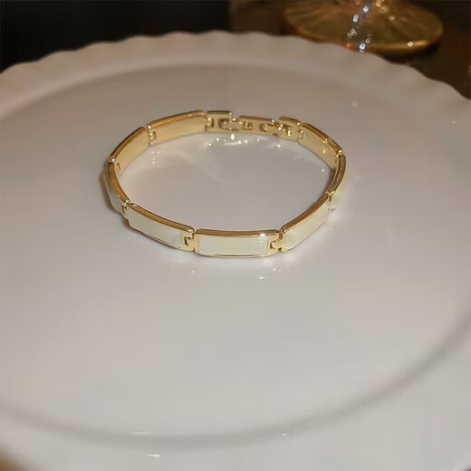 
QUAMER Old Phoenix Gold Store Outlets Discount Store Removal of the Cabinet and Get a Leave a License 18K Gold Bracelet Bracelet Outlets 366 Bracelet Bracelet Bracelet (Adjustable for five sections) 366