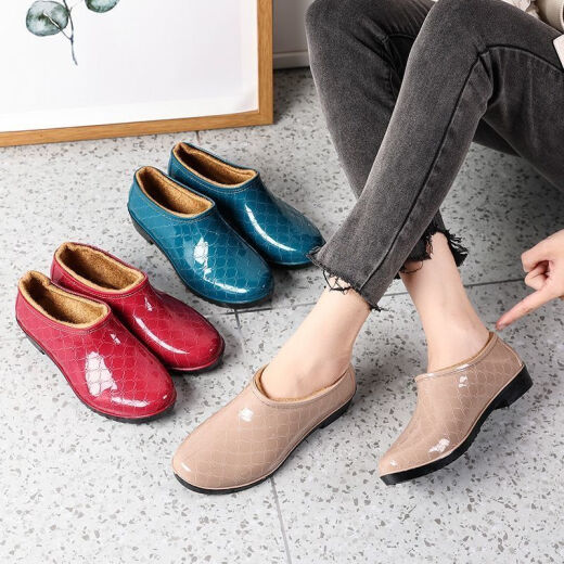 Qisiman's new all-season low-cut shallow mouth rain boots for women, kitchen non-slip waterproof shoes, short-tube women's rain boots, warm water rubber shoes, single shoe style [dark green] one size too small 39