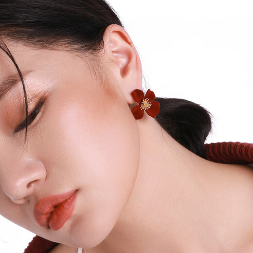 Qlady red flower earrings for women 2025 temperament high-end silver needle earrings niche light luxury earrings birthday gift