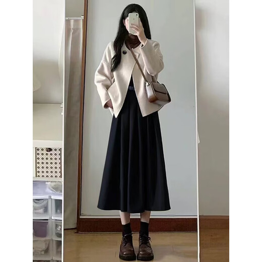 El nuevo vestido de estilo de fragancia Small Fragance de Oudihui para mujeres en otoño e invierno, un conjunto completo de trajes de drama coreanos de alta gama para mujeres. Apricot Coat + Brown Base + Brown Skirt L [sugerido 110-120 Jin [Jin es igual a 0,5 kg]]
