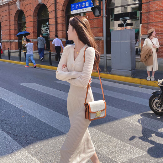 Xiao Yu 2025 spring and autumn new women's long-sleeved dress small fashion hip-hugging A-line temperament clothes apricot one size fits all 85-125 Jin Jin is equal to 0.5 kg