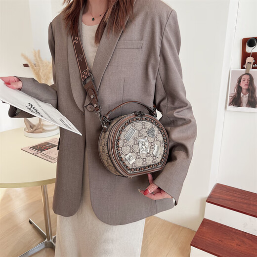 Bunny Babybag Frauentasche neuer Retro Crossbody kleine runde Tasche modische und vielseitige Umhängetasche strukturierte Handtasche Khaki kleine Tasche