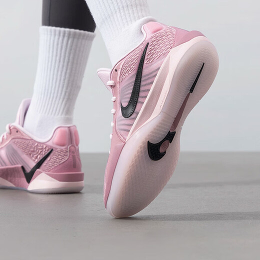 Nike (Nike) Frauenschuhe Sommer Neue Sabrina Running Shoes Modetrend Vielseitige Freizeitschuhe atmungsaktive gepolsterte Sportschuhe FZ1517-601 Schaumpulver/Schwarz 36