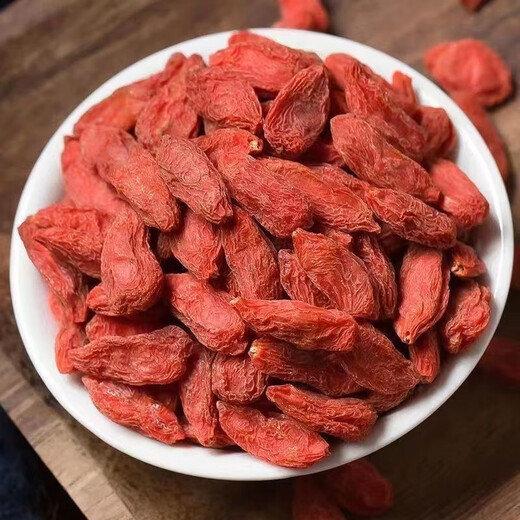 Ningxia first-class new wolfberry wolfberry sulfur-free authentic red wolfberry dried and soaked in water and soaked in wine 500 grams of wolfberry