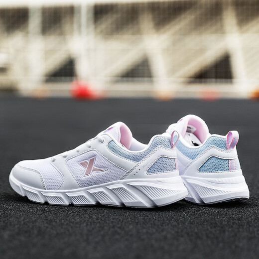 XTEP (XTEP) women's shoes and sneakers for women in summer season fashionable lightweight soft sole shock-absorbing rebound leather mesh casual running shoes 7001 white lan [mesh] 39