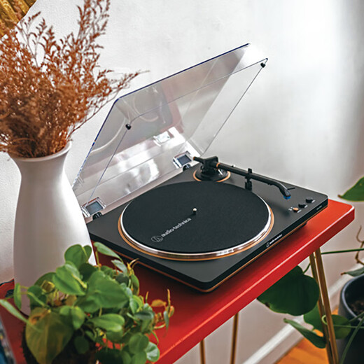 Audio-Technica AT-LP70X vinyl record player, fully automatic belt drive, dual speed record player, retro gramophone, record player, professional audio LP70X white/silver (WS)