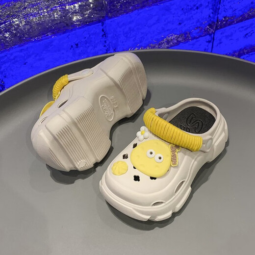 巴豆巴豆女童外穿凉鞋2025夏季新款软底儿童沙滩洞洞鞋防滑女孩踩屎感拖鞋 黑色 24 -25码