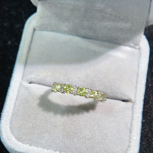Fat Donglai's same peridot ring China University of Geosciences Natural Gift Peridot Ring