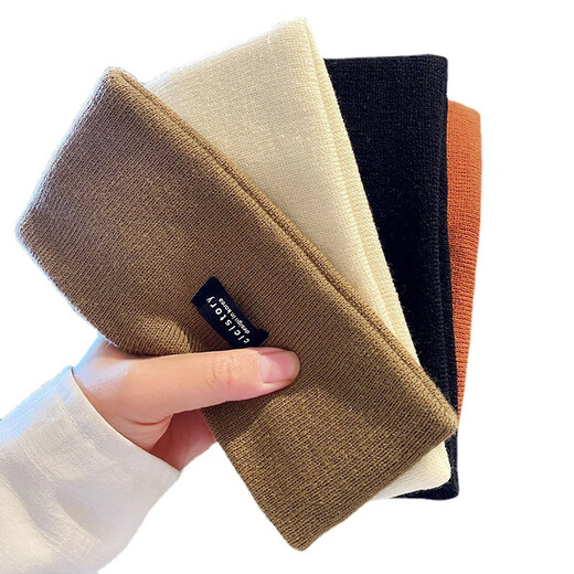 Qiao Meiting wears a hat at night for women to keep her head warm and protect her forehead with a light-shielding hood with a windproof and forehead-shielding hood. Labeled black hairband