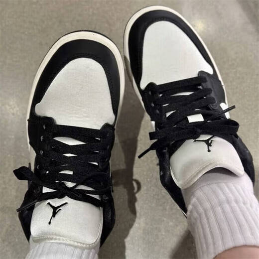 Nike (Nike) offizielles Schiffsgeschäft Air Jordan AJ1 Low Damenschuhe, niedrigem, atmungsaktiven Casual Sports-Resistenten Basketballschuhe FB9893-101 (Schwarz-Weiß-Panda) 38.5
