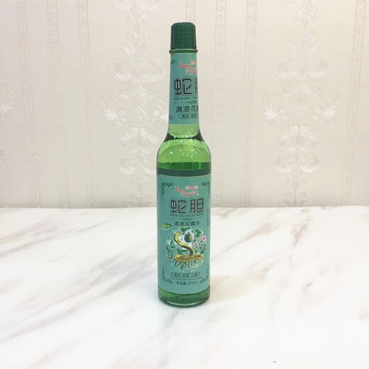 Baozhongbao domestic classic snake gall mosquito repellent toilet water 195ml old brand old taste cool and aromatic toilet water 190 mosquito repellent toilet water plastic bottle spray head