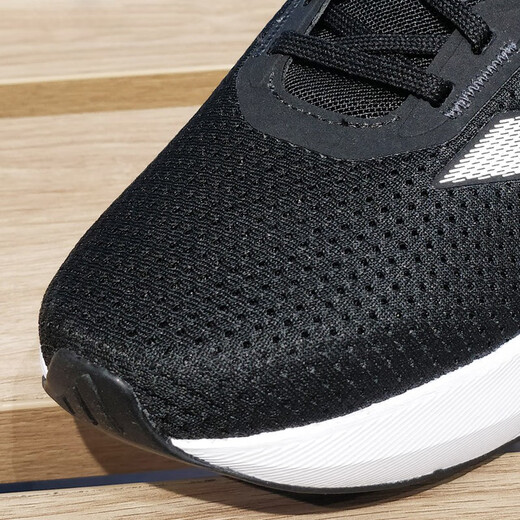 Adidas Casual Chores Chaussures masculines 2025 Nouveau Summer Low Top Sports Chaussures Mesh Breathable Light Shoes Absorbing Running Shoes ID9849 Black and White 43