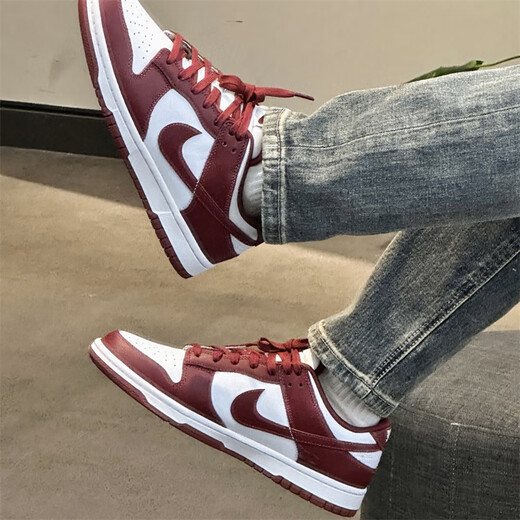 Nike (NIKE) DUNK low black and white panda men and women trendy non-slip wear-resistant lightweight comfortable low top casual sports shoes DD1391-601 white and red 41