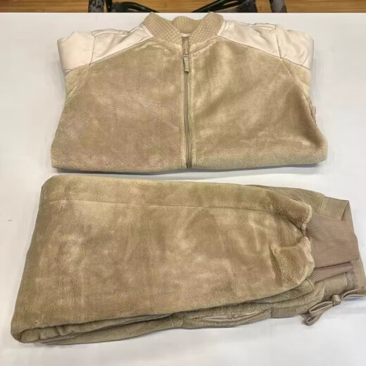 Nostalgic velvet clothing and trousers suit for men in cold areas, plus velvet and thickening for winter. New velvet clothing and trousers to keep warm and cold-proof.