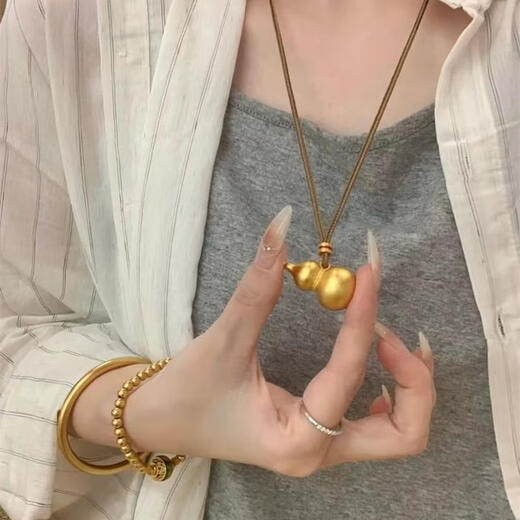 Chi Pan's new 18K gold pendant, ancient gourd pendant for women, hard gold Fulu necklace, braided rope pendant for girlfriend, versatile gold, Wang Jiaer's same style gourd pendant for men and women