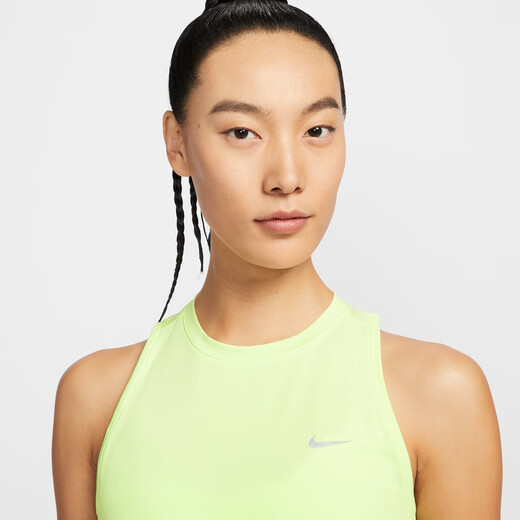 耐克女子速干跑步背心秋季反光透气NIKE SWIFT DRI-FIT HQ0621 701微黄绿/银 M