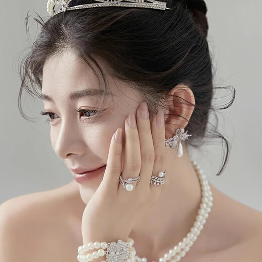 Wedding necklace new Korean style simple pearl crown bridal tiara tiara wedding birthday night model necklace + earrings