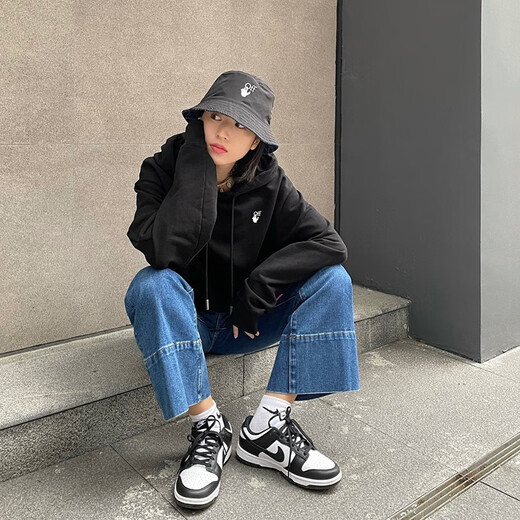 
Nike (NIKE) [Trendy] Women's Shoes New Dunk Retro Low Top Board Shoes Fashion Breathable Trend Lightweight Sports and Leisure Board Shoes CW1590-100 Black and White Panda 38.5