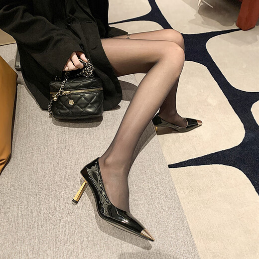 Orteil carré bouche peu profonde Chaussures simples pour femmes 2024 Nouveau printemps et automne mince talons hauts rétro-métal têtes de chaussures de femmes françaises noir 8cm (Xing 826) 40