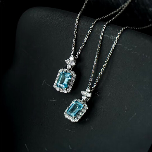 IDC Henan artificially cultivated diamond 18K gold cultivated aquamarine perfume bottle pendant light luxury clavicle chain lover gift wine bottle sapphire pendant