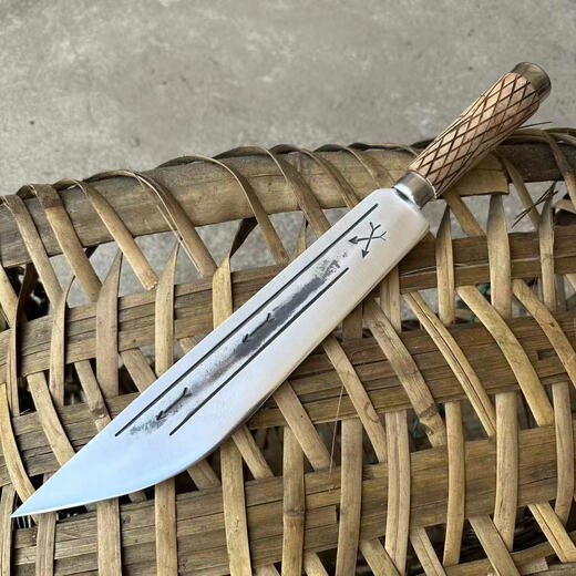 A complete set of special pig-killing knives, hand-forged spring steel, old-fashioned pig-killing knives, blood-letting, bone-cutting, sharp edge, dark red