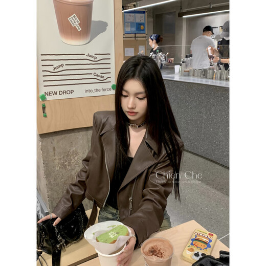 Jinying 2025 Automne et hiver Nouvel homme petit homme vêtu de brun imitation en cuir veste en cuir chaud veste courte