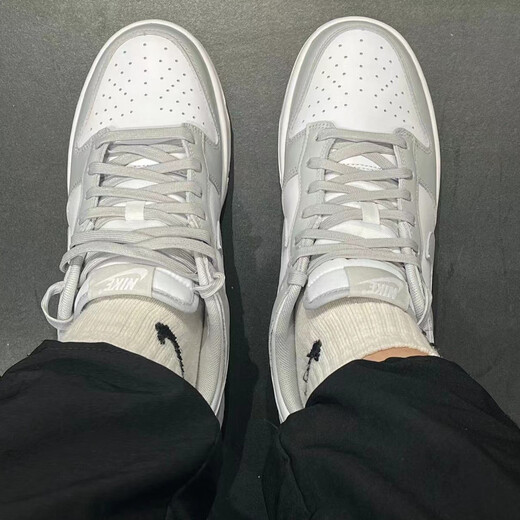 Nike / Nike dunk Low Men's Chaussures, chaussures de sport, chaussures de skateboard, chaussures décontractées à la mode, élèves légers basses de chaussures confortables, DD1391-103 blanc / zéro gris 38.5