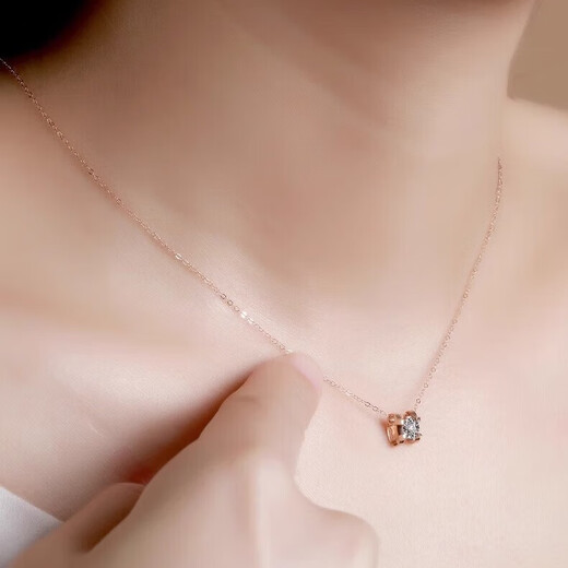 Feiyu imported moissanite diamond Au750 rose gold white gold 18k gold white gold bull head necklace clavicle chain 1 carat moissanite diamond rose gold single pendant