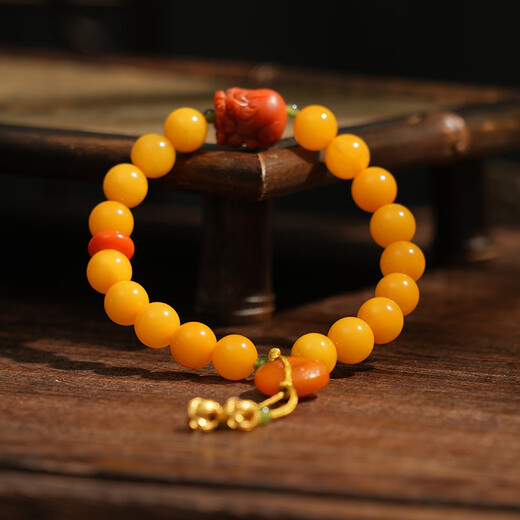 Qingcheng Mountain Pixiu Lucky South Red Bracelet Amber Old Beeswax Chicken Oil Yellow Bracelet Safety Buckle Auspicious Ruyi Birthday Gift Beeswax Pixiu South Red Bracelet + Expired