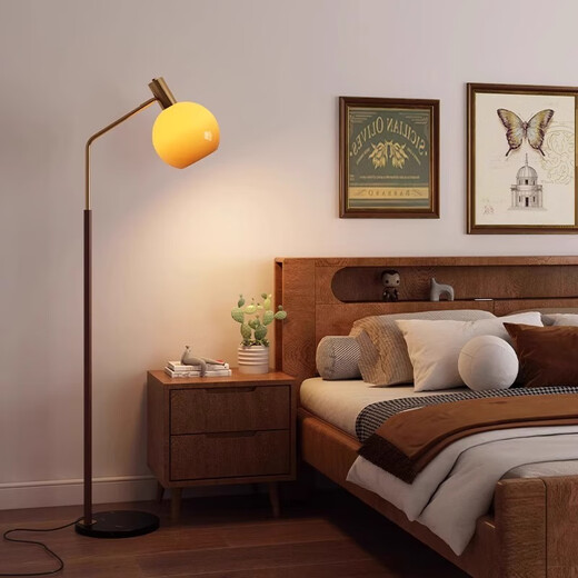 Zhongshuai Nordic Minimalist Floor Lamp Living Room Sofa Side Bedside Lamp Bedside Modern Personalized Decorative Ambience Lamp Vertical Coffee Table Style-Walnut Color Floor Lamp Stepless Dimming