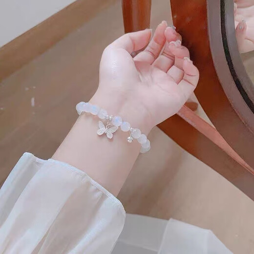 Bracelet de papillon de rêve de Moon White Cold pour femmes Bracelet Bell Simple Bell Best Ami Sweet Sweet Versatile Étudiant Hand Bijoux M753 Bracelet Bracelet de rêve
