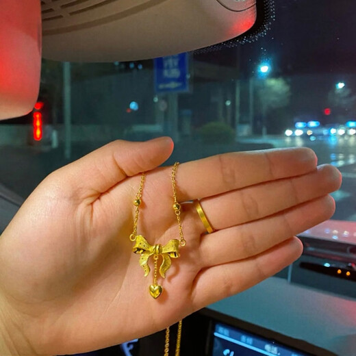 Fat Donglai same style love bow gold necklace female 18K gold plated fugitive princess butterfly clavicle chain yellow bow necklace chain set