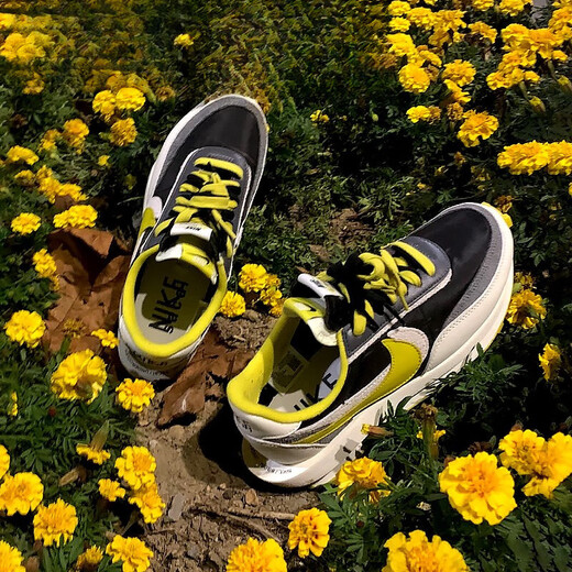 Nike Sacai X Nike LDV Waffel Drei-Parteien-Gelenkschuhe Sport-Laufschuhe graue schwarze gelbe dekonstruierte DJ4877-001 35.5