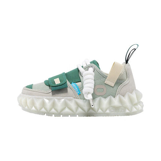Zapatos de hombre feas y lindos de oetzi en verano, zapatos de lona de bloqueo de color versátiles pareja gelatina de dedo grande de la cabeza de moda