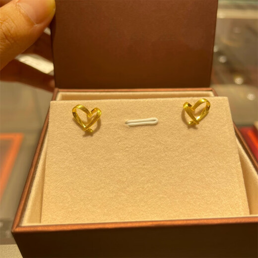 Vatican-made old Phoenix gold shop style brushed craft 18k gold love earrings heart-shaped yellow I gold earrings and earrings for girls hypoallergenic brushed love earrings a pair