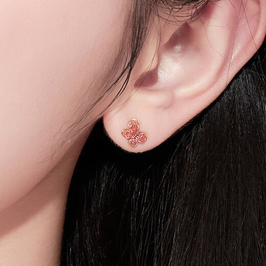 Lukfook Jewelry 18K gold butterfly gilt earrings as a gift GEKTBE0004R Total weight 0.80g with silicone ear plugs