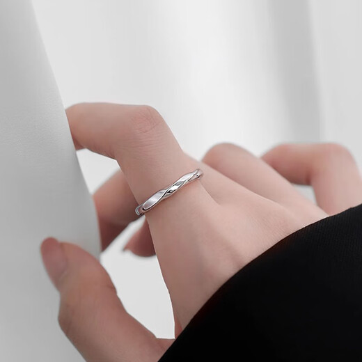 Qi Xiaomi Pure S999 Pure Silver Mobius Ring Women's Index Finger Ring Women's Open Ring Birthday Gift for Girlfriend Ring + Exquisite Gift Box
