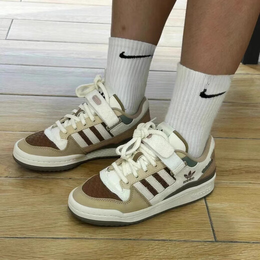 Adidas (adidas) Clover Forum Chestnut Mokka Brown Low Top Männer und Frauen Klettverbotssport- und Freizeitbrettschuhe IF3884 Brown/Weiß (IF3884) 39