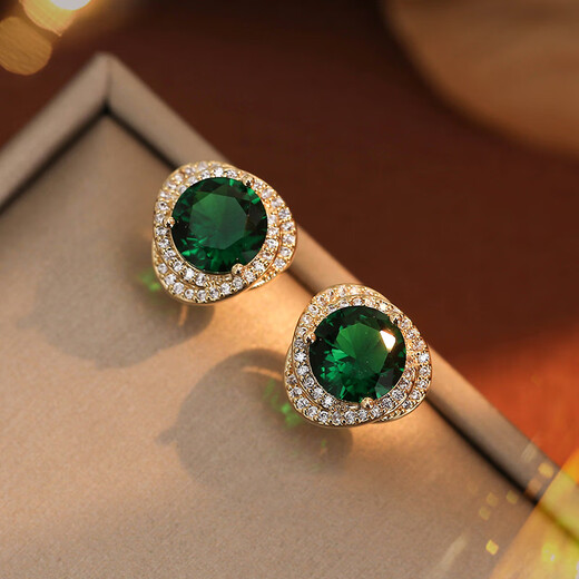 Idel's design-sounding earrings, feminine, Korean personality niche earrings, 2025 new trendy Internet celebrity winter style, versatile earrings, temperament goddess style E3360