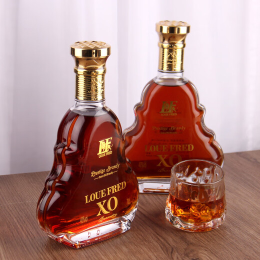 Louis Fred Importé French Original Wine Renault XO Brandy Brandy Foreign Wine Spirit 40 700ml Boîte cadeau cadeau 700 ml 1 bouteille