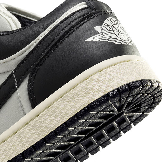 Nike (Nike) Chaussures féminines 2024 Été Nouveau Air Jordan Low Top Spoustable Retro Retro Retro Casual Basketball Chaussures FB9893 FB9893-101 37.5