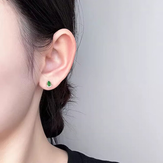 Louis Garni 18K gold emerald diamond earrings female green gemstone small fresh drop-shaped earrings customized with colorful treasures 1 pair of main stones totaling 29 points (with full K gold ear plugs)