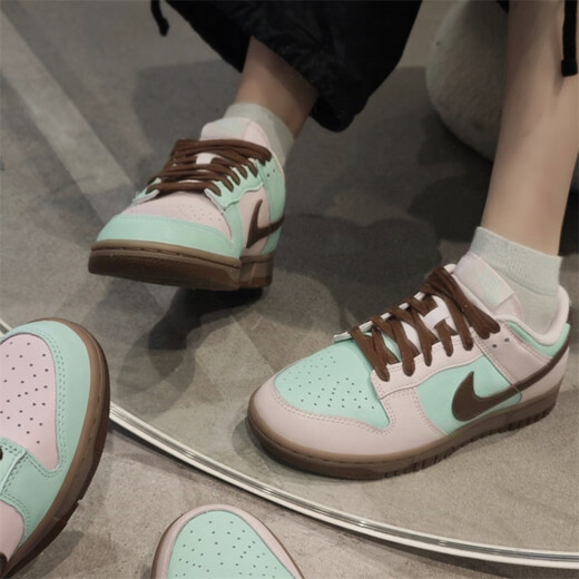 Nike (Nike) Dunk Low'trawberry Chocolate Mint 'Розовый зеленый коричневый анти скользит и износостойкие обувь с низким топом IH0821-679 Розовый зеленый коричневый 39 (245 мм)