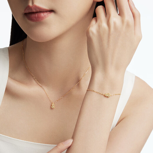 Chow Tai Fook Broken Gourd Foot Gold Gold Collar para mujeres (tarifa de trabajo de 420) 40 cm aproximadamente 3.4g EOF1591