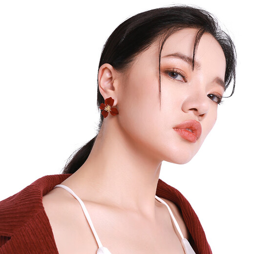 Qlady red flower earrings for women 2025 temperament high-end silver needle earrings niche light luxury earrings birthday gift