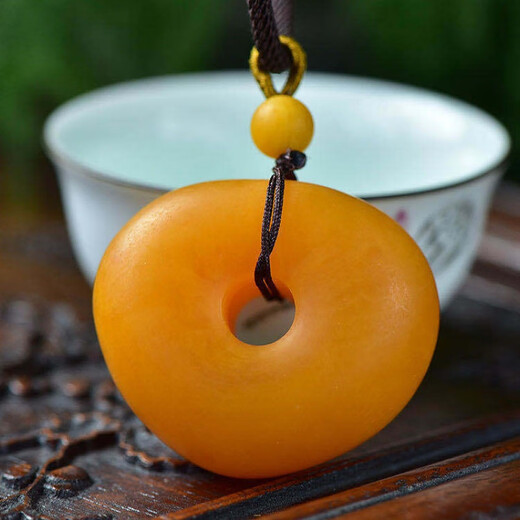 Chengyuanxiang CREORISETIN new customer instant discount natural old beeswax safety buckle pendant Russian raw stone dense wax ethnic style necklace sweater chain orange peel old wax safety buckle sweater pendant total rope length