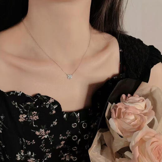 Simple cold style necklace, silver four-leaf clover necklace, women's niche light luxury new lucky leaf pendant necklace, silver four-leaf clover necklace, one FX model, no Specifications