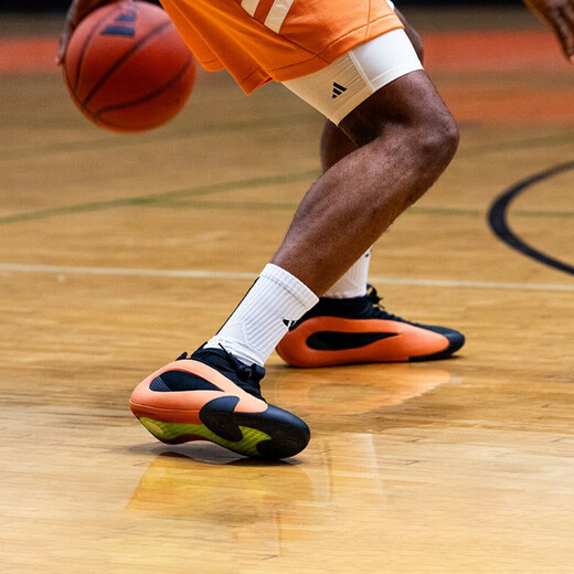Adidas/adidas 2024 Neue Männer und Frauen härten die Signaturversion der 8. Generation Basketballschuhe IE2694 41